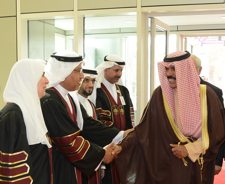 صاحب السمو ولي العهد الشيخ نواف الاحمد لحظة وصوله