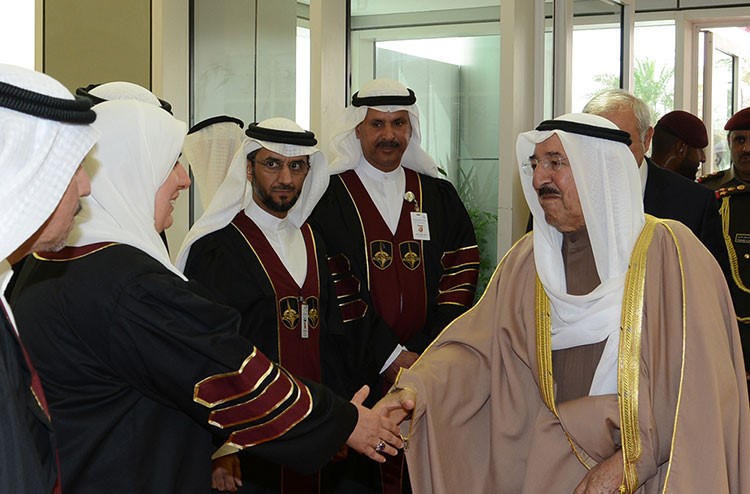 صاحب السمو الامير الشيخ صباح الاحمد لحظة وصوله قاعة الاحتفال