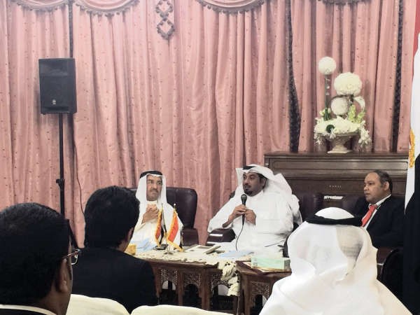 دفيصل القحطاني اثناء الندوة