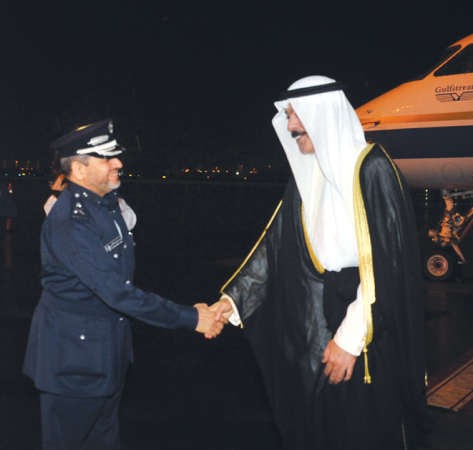 الشيخ محمد الخالد لدى وصوله الى قطر ﻿