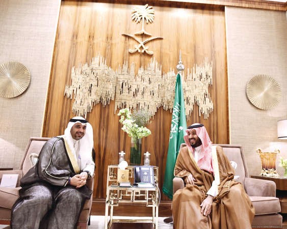  صاحب السمو الملكي الامير محمد بن سلمان بن عبد العزيز مستقبلا الشيخ محمد العبد الله ﻿