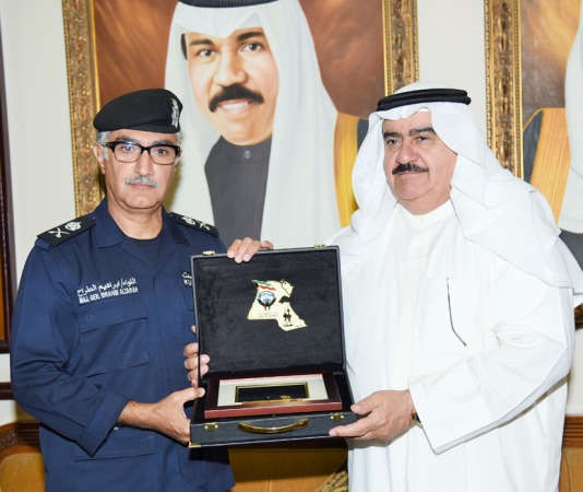 المهنا يكرم الطراح