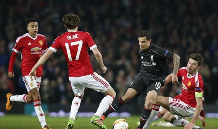 مانشستر يونايتد يفشل في الثأر من ليفربول ويودع الدوري الأوروبي