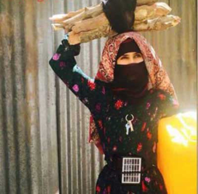 صورة: ملكة جمال الحرب اليمنية تغزو مواقع التواصل