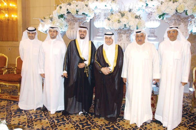 المعرس احمد الفوزان متوسطا والده د عبدالوهاب الفوزان وفريد الفوزان وفوزي الفوزان وسليمان الفوزان وعبدالله الفوزان