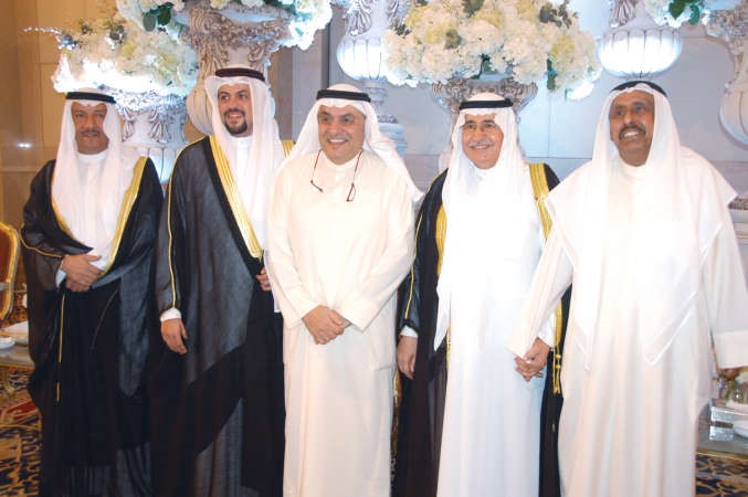 د عبدالرحيم الزيد ومحمد الصقر يباركان