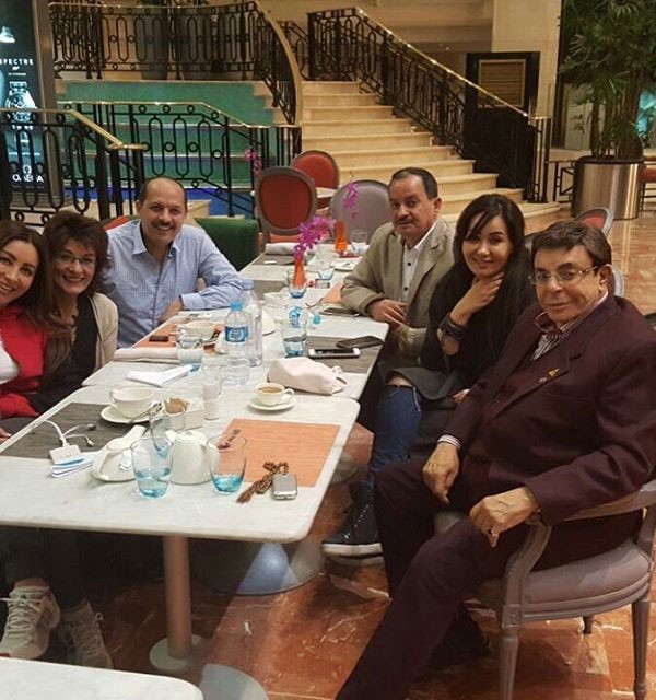 بالصور.. سماح أنور تلتقي حبيبها السابق على الغداء
