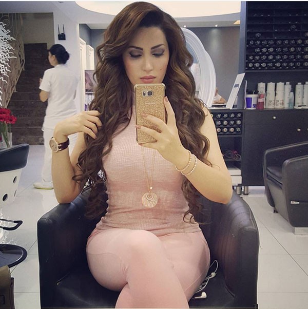 بالصور.. نسرين طافش تلبي دعوة جويل لإطلاق مستحضرات جديدة