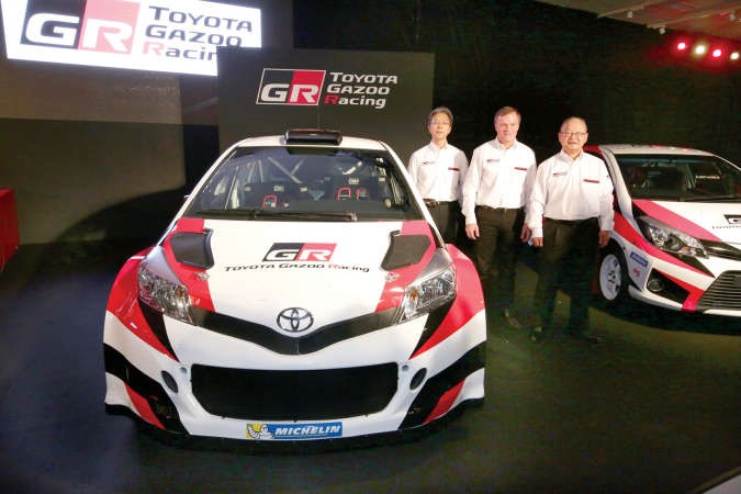 اداريو فريق تويوتا جازو للسباقات مع سيارة يارس WRC﻿