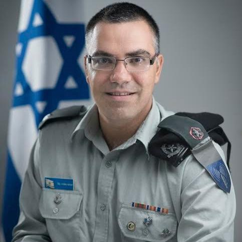 بالفيديو.. ضجة يثيرها الناطق باسم الجيش الإسرائيلي بعد نشر أغنية عربية يهنئ بها أمهات العالم