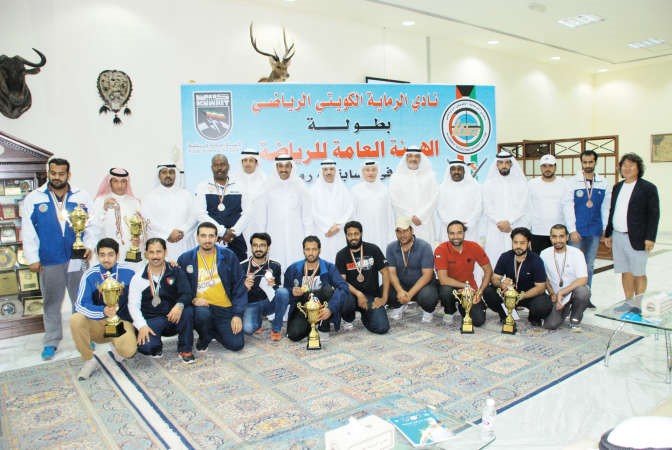 العصيمي مع ابطال المسابقات الختامية ﻿
