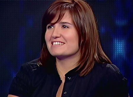 هنا شيحة تنشر صورة نادرة لوالدتها من شبابها.. شاهد