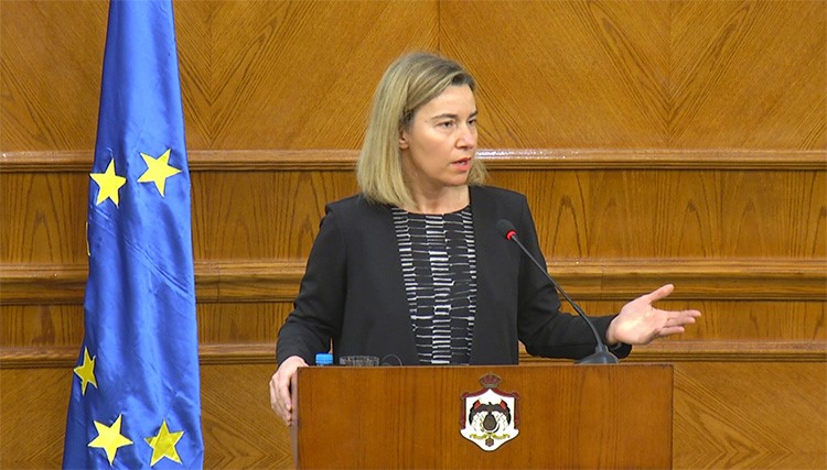 وزيرة خارجية أوروبا تقطع مؤتمرا صحفيا بعمّان وتبكي على هجمات بروكسل: يوم حزين جداً لأوروبا
