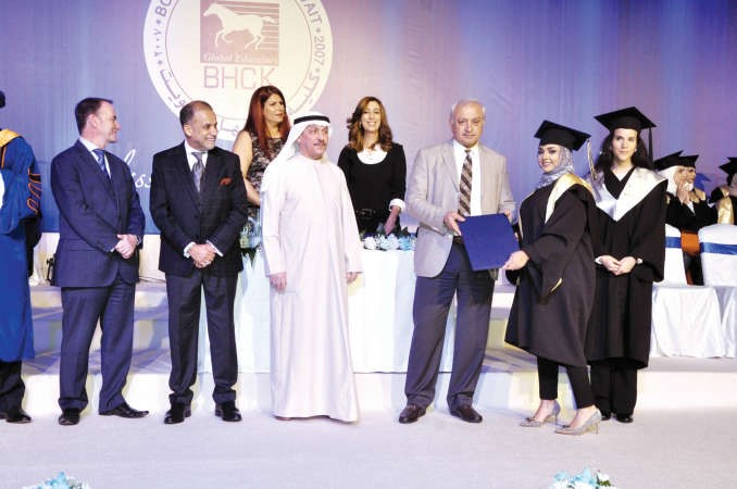 تكريم احدى الطالبات ﻿