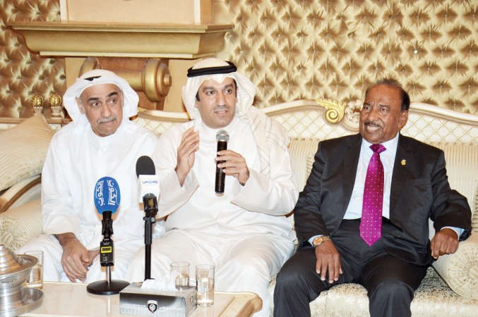 الشحومي متحدثا في تكريم النجوم
