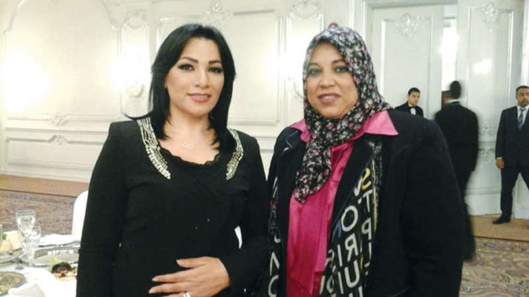 رئيسة اتحاد الاعلاميات العرب اسماء حبشي مع الزميلة هناء السيد ناصر عبدالسيد 