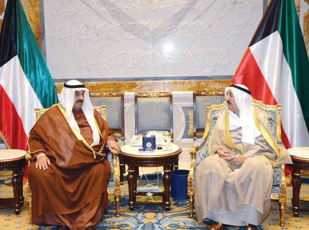 صاحب السمو الامير الشيخ صباح الاحمد مستقبلا سمو الشيخ ناصر المحمد ﻿