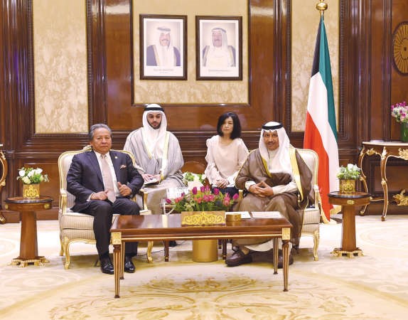 سمو رئيس الوزراء الشيخ جابر المبارك مستقبلا وزير خارجية ماليزيا﻿