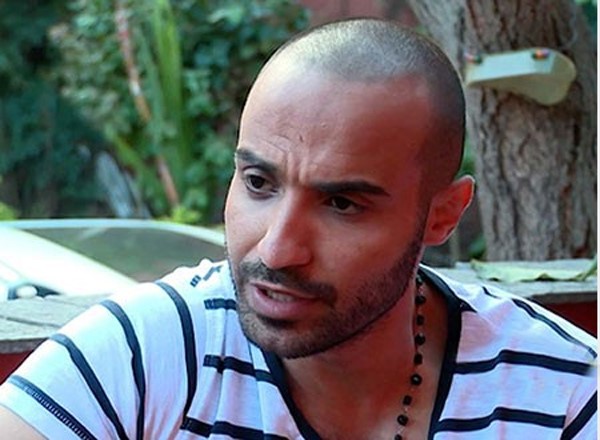ممثل مصري والدتي كانت مقتنعة أني فتاة