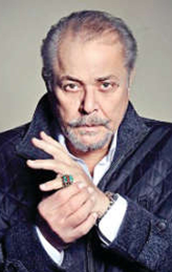 محمود عبدالعزيز﻿