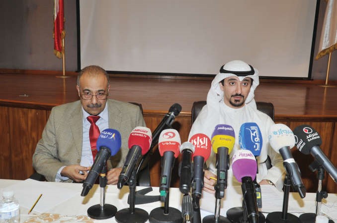 الخبير الدستوري دمحمد الفيلي ودصقر الملا خلال المؤتمر الصحافيقاسم باشا