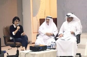 دسوزان ابو الهوى ودوليد الشراح والمحامي فهد البريكان خلال الندوة 