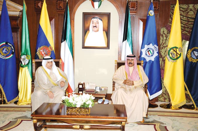 سمو ولي العهد الشيخ نواف الاحمد مستقبلا الشيخ خالد الجراح﻿