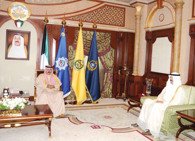 سمو ولي العهد الشيخ نواف الاحمد خلال استقباله الشيخ محمد الخالد ﻿