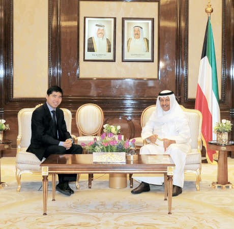 سمو رئيس الوزراء الشيخ جابر المبارك مستقبلا السفير الصيني﻿