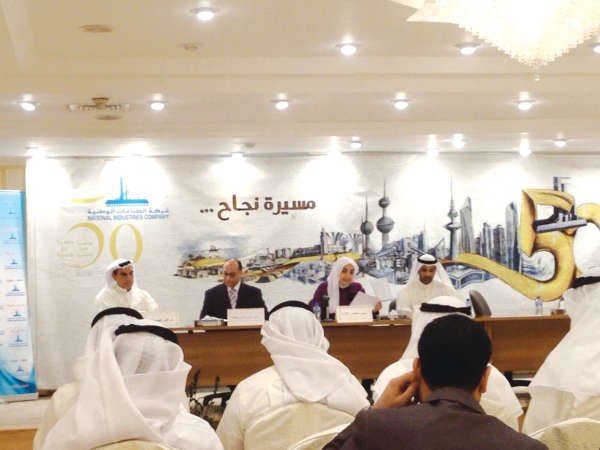 وفاء الطبطبائي مترئسة اعمال الجمعية العمومية للشركة 