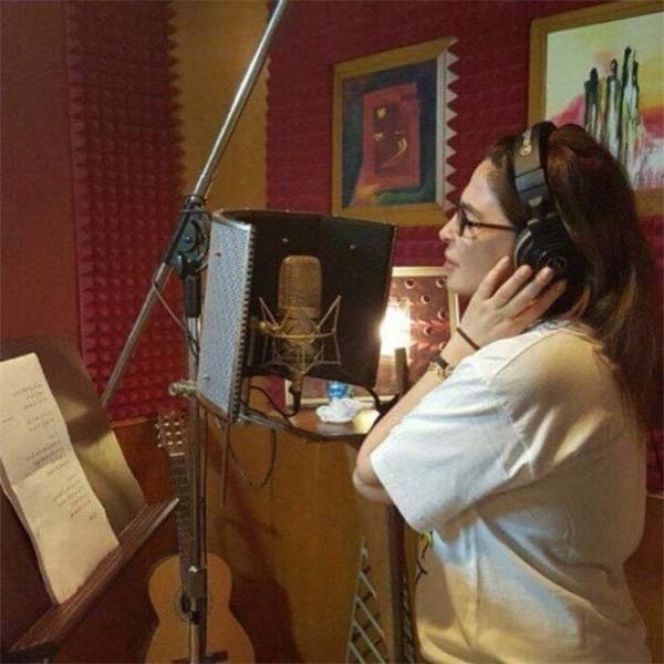 صور: اليسا من دون ماكياج ووصلات شعر