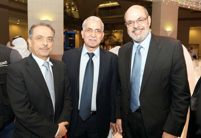 د نبيل الخطيب ودبشارة شربل والزميل ياسر السعدي﻿