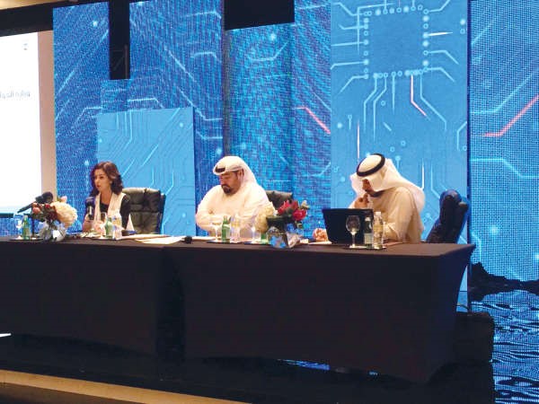  الشيخة الزين الصباح متحدثة خلال اليوم الثاني من مؤتمر مساحات شبابية﻿
