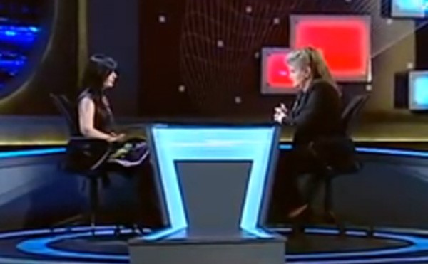 بالفيديو.. ميمي جمال لنجوى فؤاد: كفاية عمليات تجميل