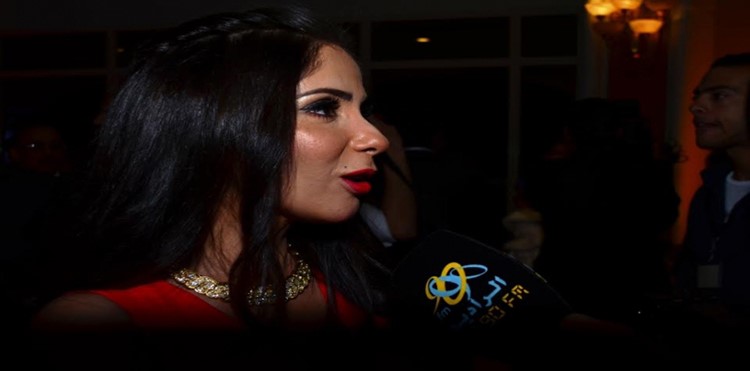 بالفيديو.. حضن منى زكي لأحمد حلمي يثير ضجة!