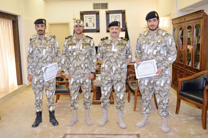الوقيت والمطوع مع بعض الخريجين﻿