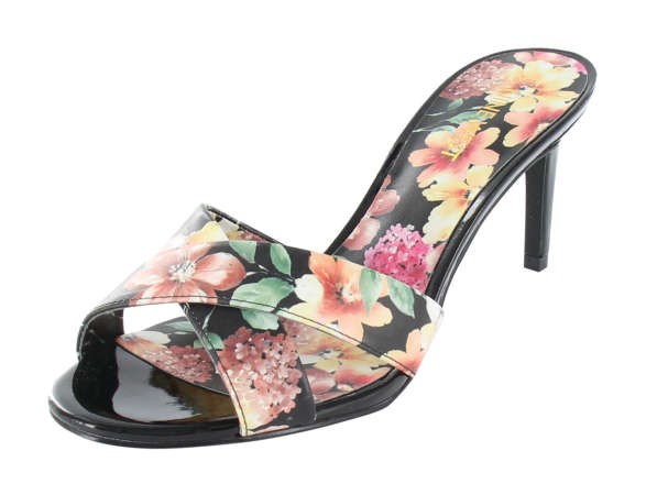 «Nine West» تطلق مجموعتها لربيع وصيف 2016