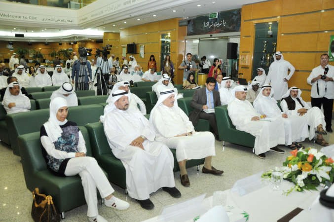 حضور المساهمين لمتابعة اعمال عمومية البنك﻿