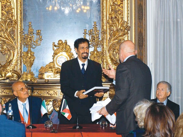 الشيخ علي الخالد اثناء الاجتماع
