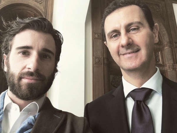 صورة السيلفي التي نشرها البرلماني الفرنسي جوليان روشدي مع الرئيس بشار الاسد ﻿