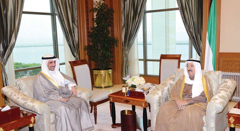  صاحب السمو الامير الشيخ صباح الاحمد مستقبلا مرزوق الغانم 