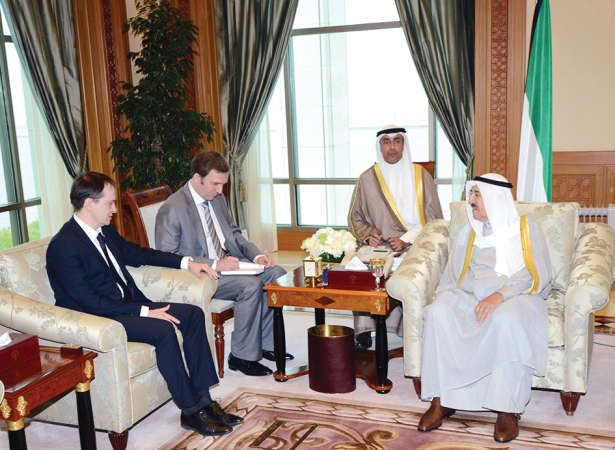 صاحب السمو الامير الشيخ صباح الاحمد مستقبلا وزير الثقافة الروسي فلاديمير ميدينسكي﻿