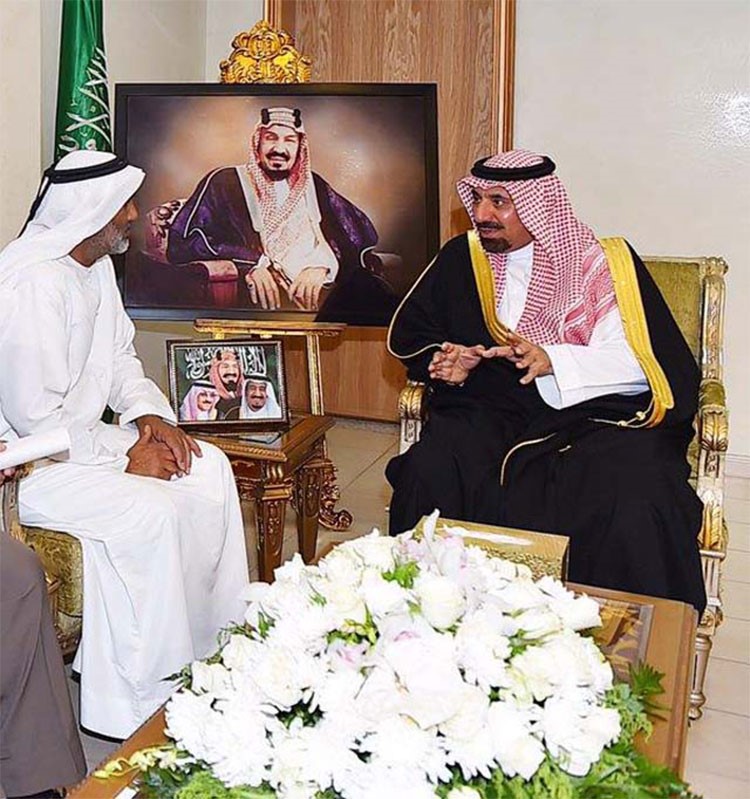 بالصور.. إماراتي يعفو عن قاتل أخيه قبل إعدامه بدقائق في السعودية