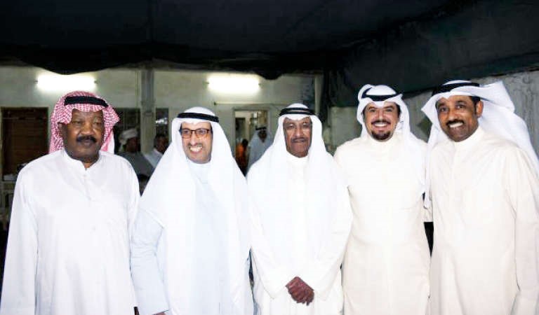 الكندري مع الشيخ علي الخليفة وعبدالرحمن الدولة والشملان وسعيد والحشاش 