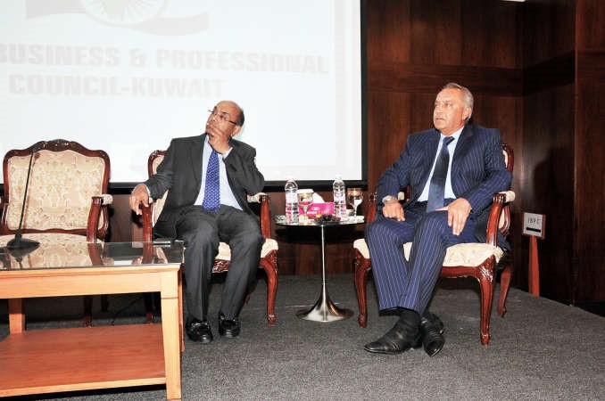 السفير الهندي سونيل جين يتابع الندوة