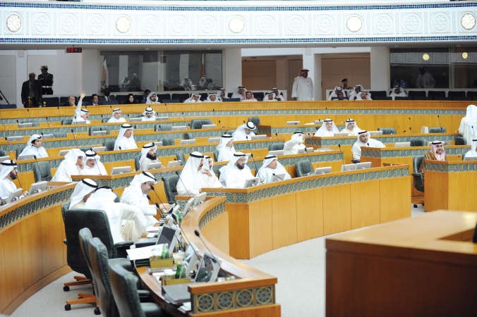 الحكومة والمجلس في القاعة امس
