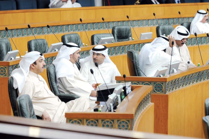 سيف العازمي وحمدان العازمي وجمال العمر