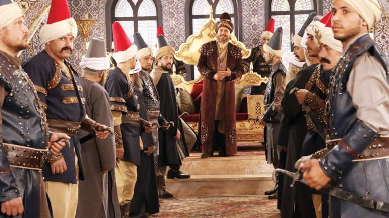 مشهد من مسلسل السلطان والشاه﻿