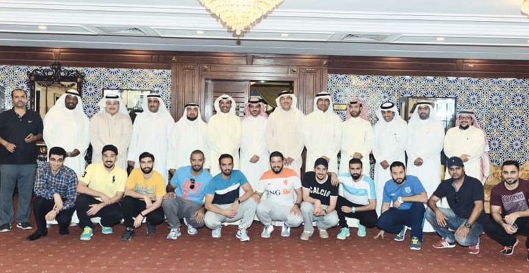 صورة جماعية للمشاركين في الاجتماع 