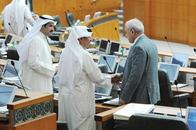 دبدر العيسى ومعادل الخرافي وعبدالله العدواني﻿